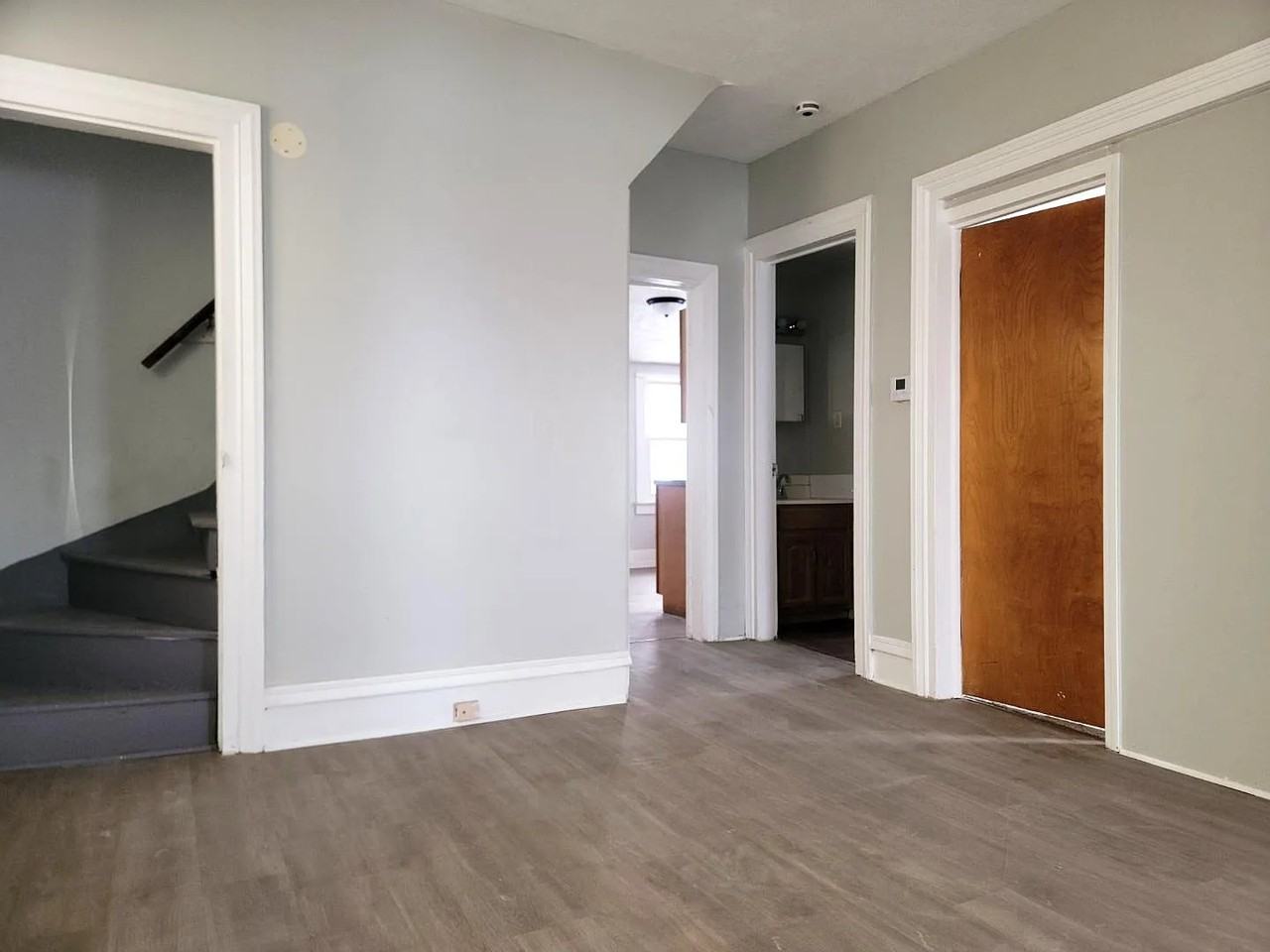 320 Crosby St - Photo 3 of 11
