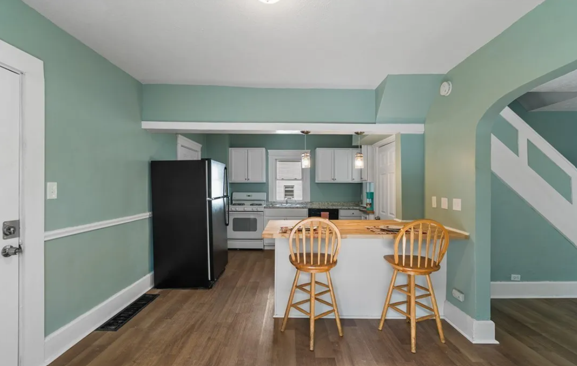 442 Matthews St - Photo 2 of 12