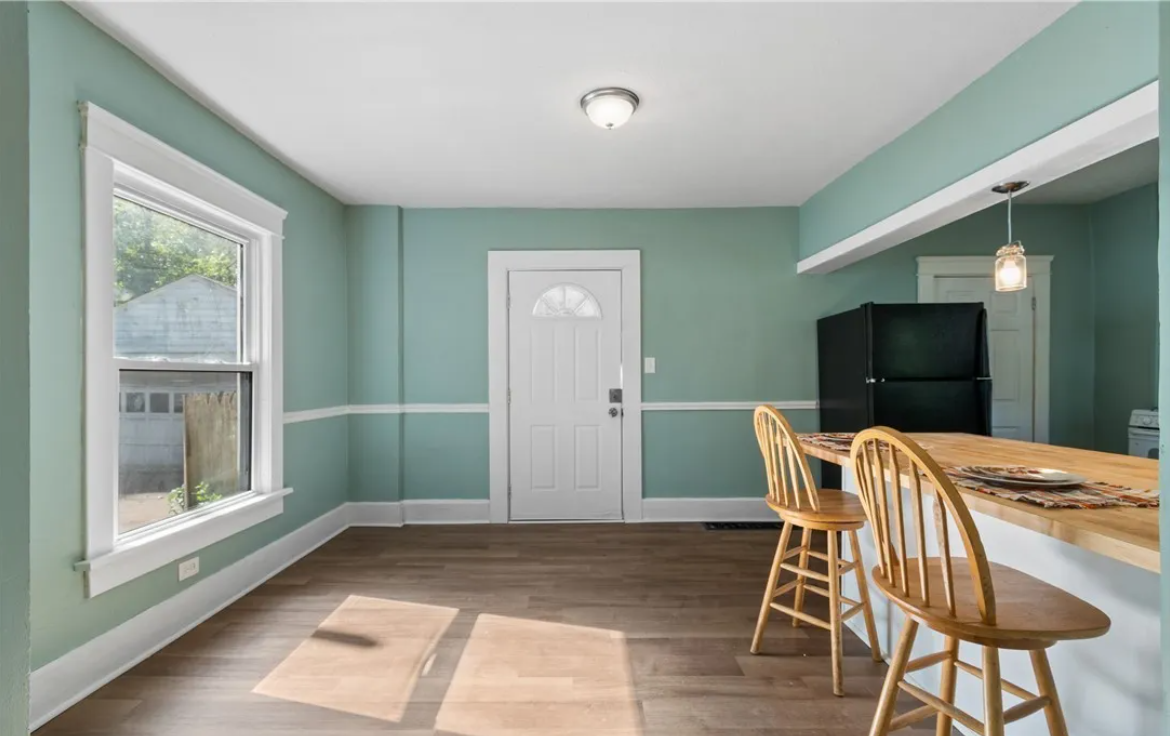 442 Matthews St - Photo 3 of 12