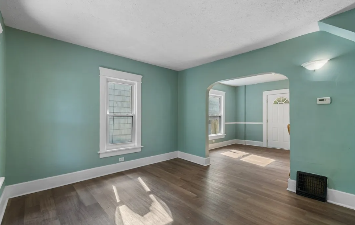 442 Matthews St - Photo 5 of 12