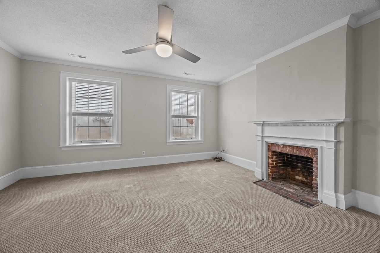 415 Broad St #A - Photo 3 of 23