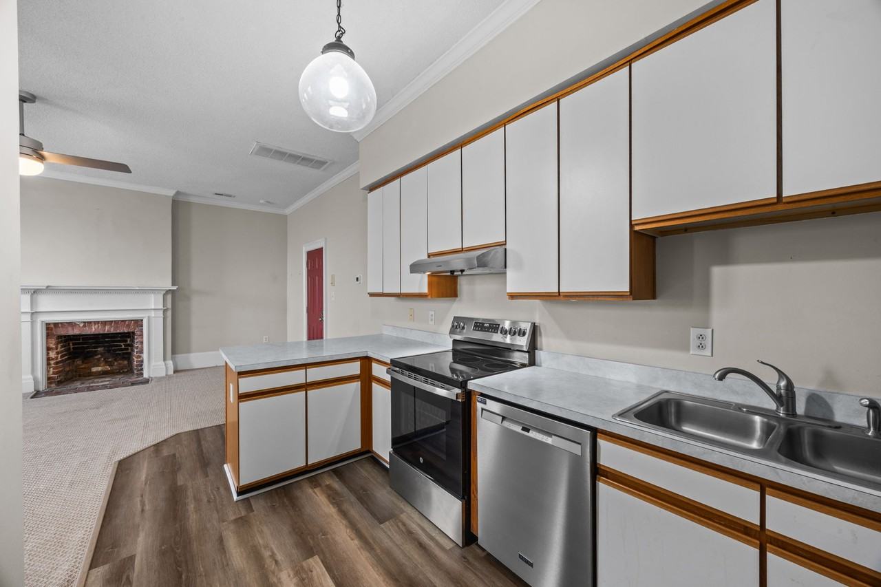 415 Broad St #A - Photo 7 of 23