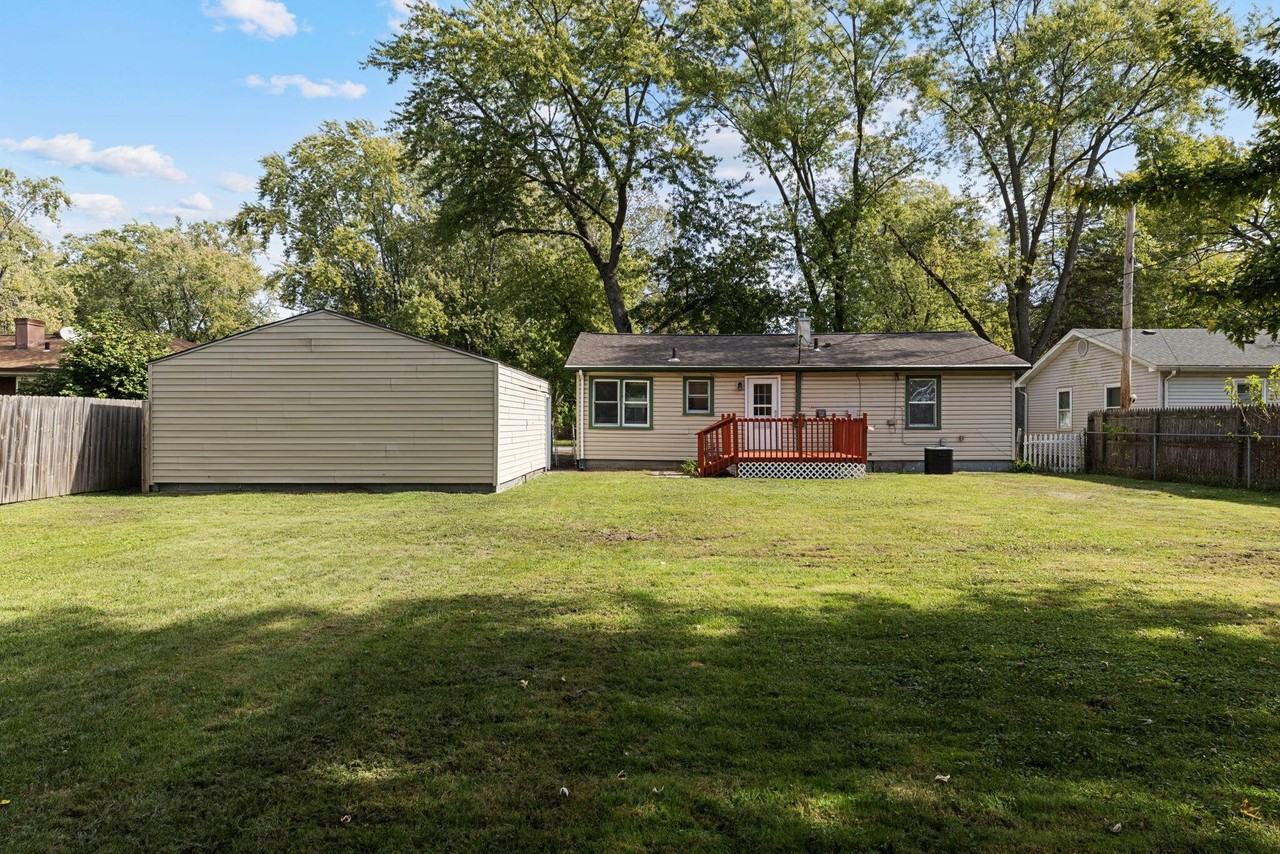 2828 Eleanor St - Photo 3 of 12