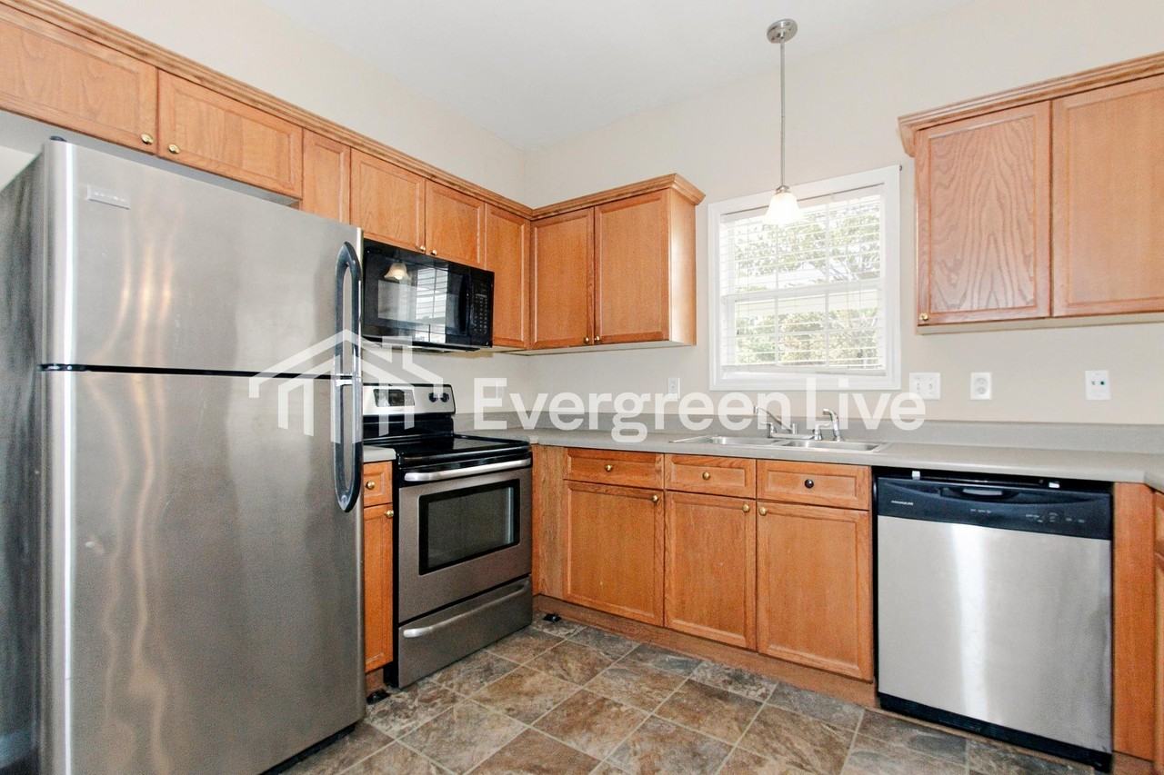 229 Village Dr - Photo 5 of 15