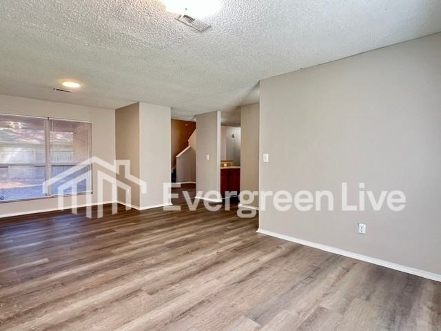 108 Barrow Ct - Photo 4 of 21