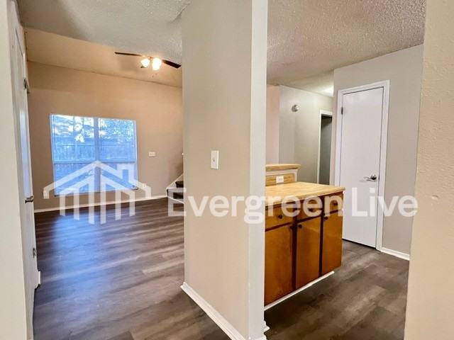 108 Barrow Ct - Photo 5 of 21