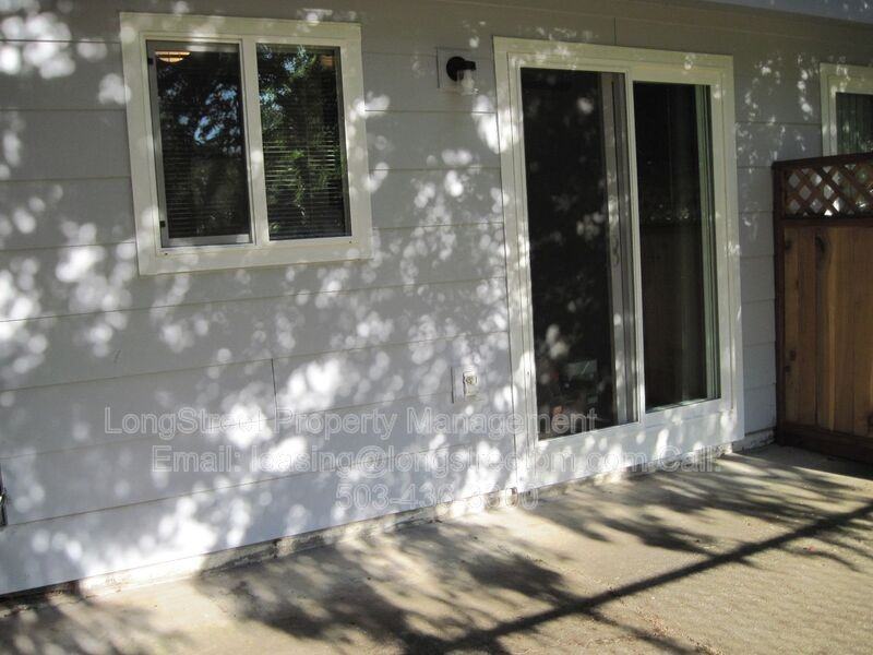 1785 Se Lilly Pl - Photo 3 of 9