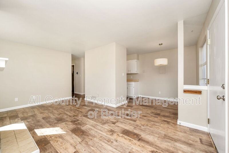 3395 Talisman Ct #D - Photo 7 of 20