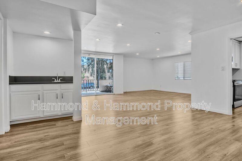 12955 Riverside Dr #102 - Photo 4 of 27