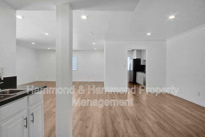 12955 Riverside Dr #102 - Photo 5 of 27