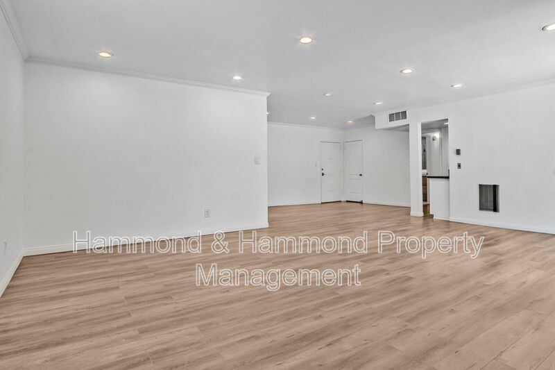 12955 Riverside Dr #102 - Photo 7 of 27