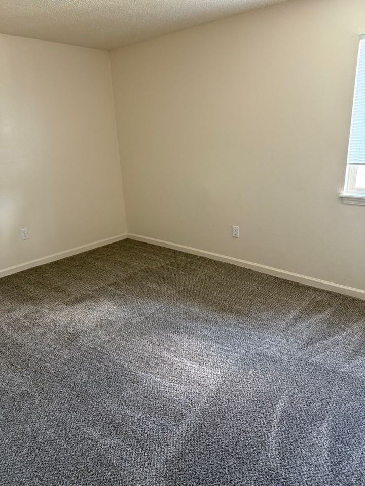 Woodlawn Park Apartments - Photo 4 of 15