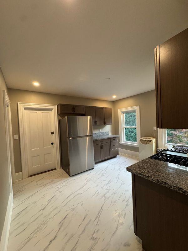 91 Union St ##2 - Photo 5 of 20