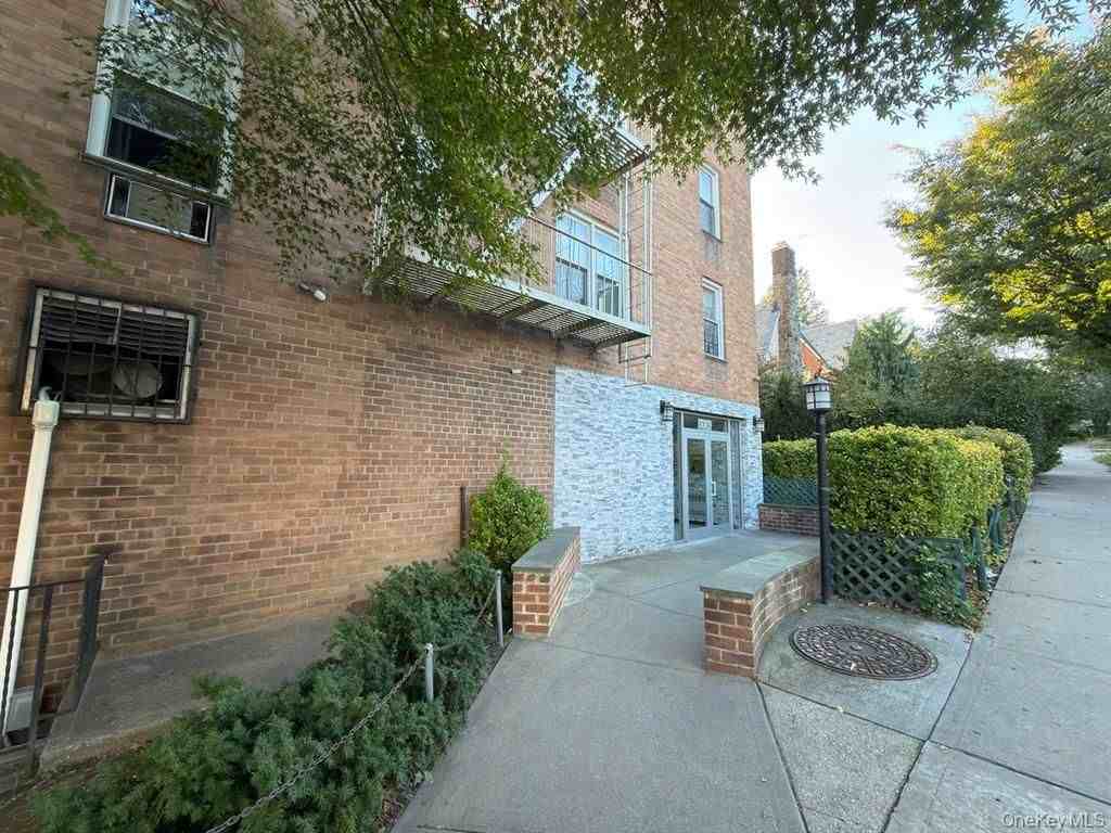 8336 Beverly Rd ##5g