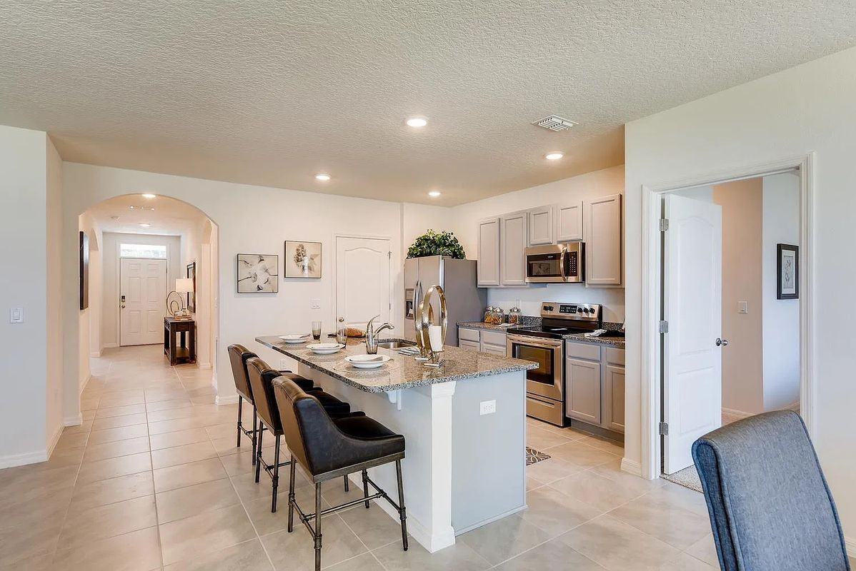 452 Chance Ave - Photo 4 of 11