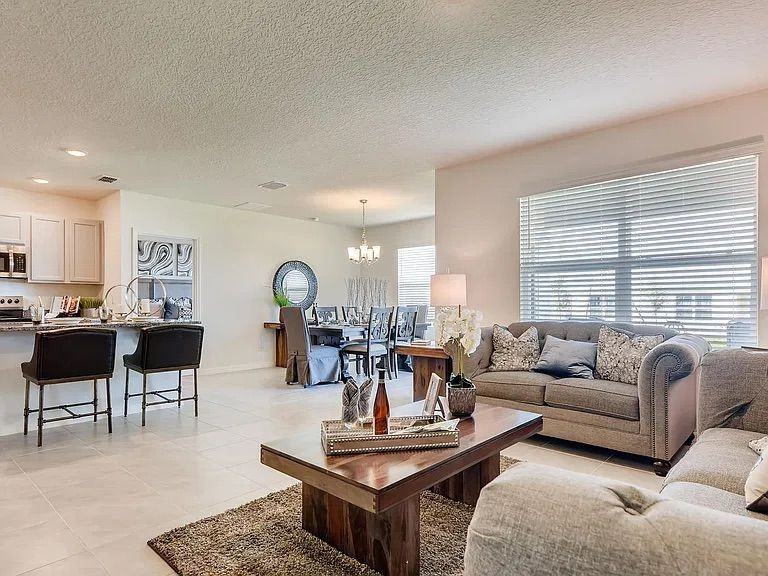 452 Chance Ave - Photo 5 of 11