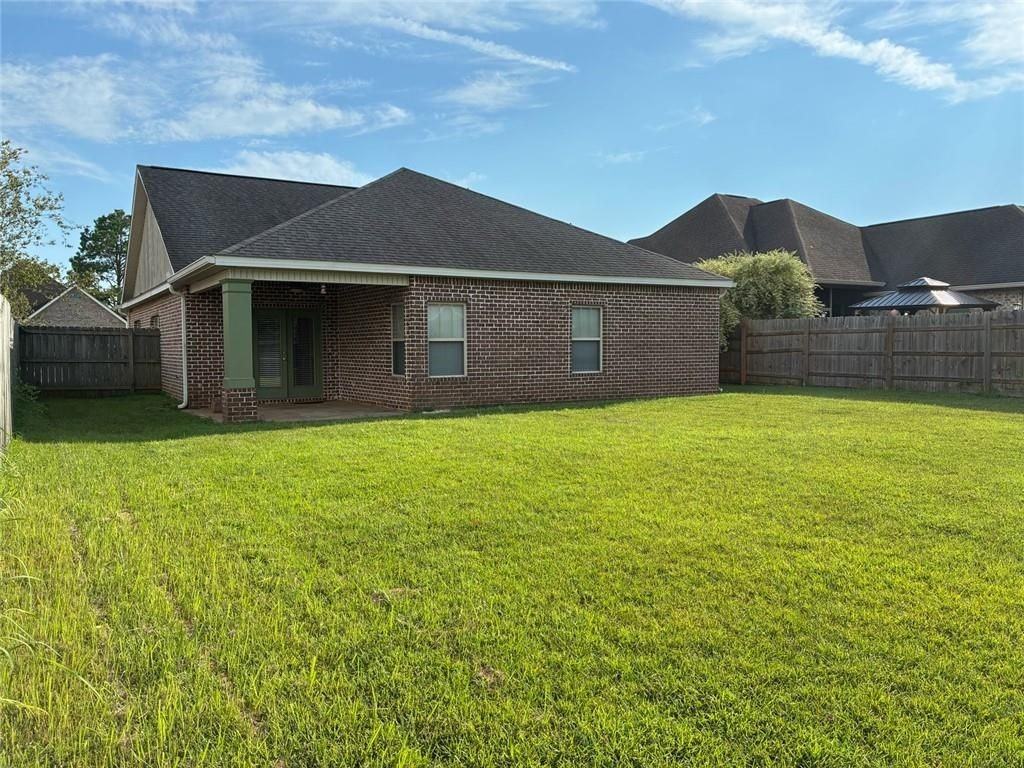 1065 Crown Walk Dr - Photo 2 of 22