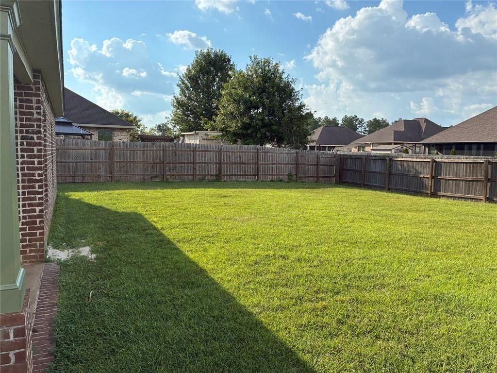 1065 Crown Walk Dr - Photo 3 of 22