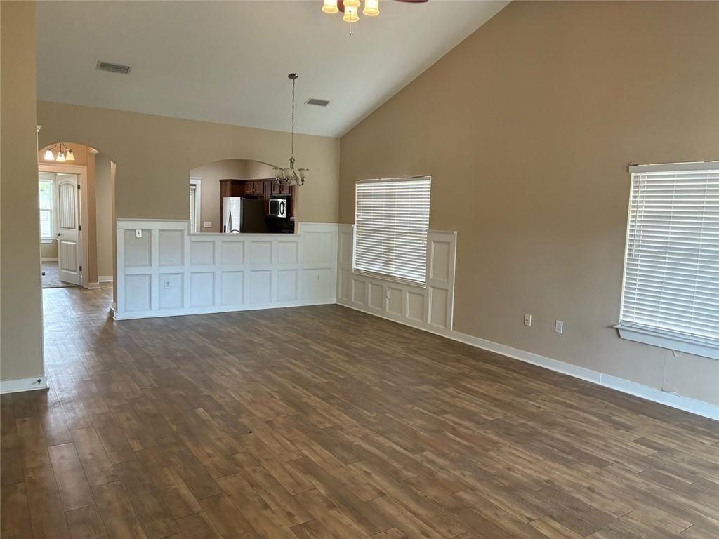 1065 Crown Walk Dr - Photo 6 of 22