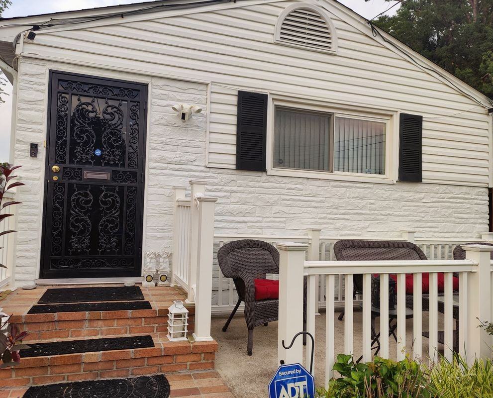 4914 Emo St - Photo 2 of 13