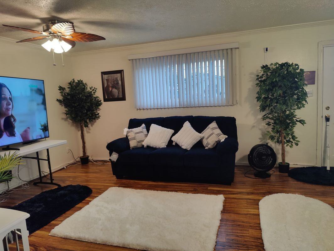 4914 Emo St - Photo 5 of 13
