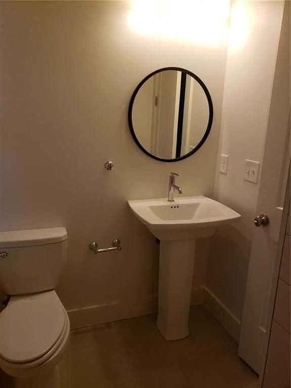 1045 Vance Ave Ne - Photo 6 of 12