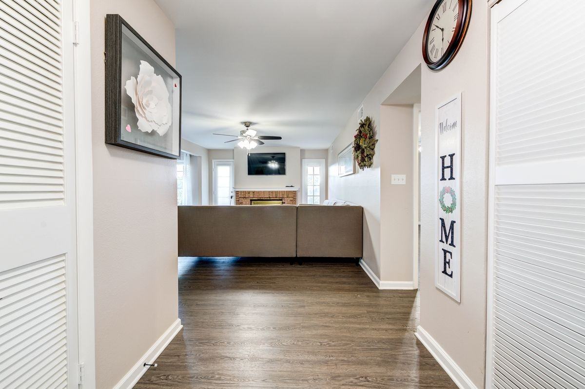 14471 Bantry Ln - Photo 4 of 26
