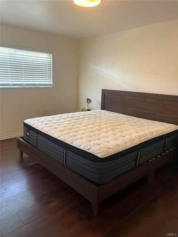 1095 W 17th St - Photo 6 of 16