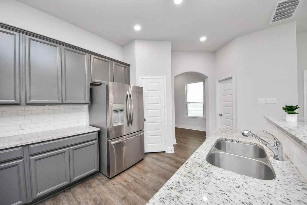 4423 Santorini Ln - Photo 5 of 23