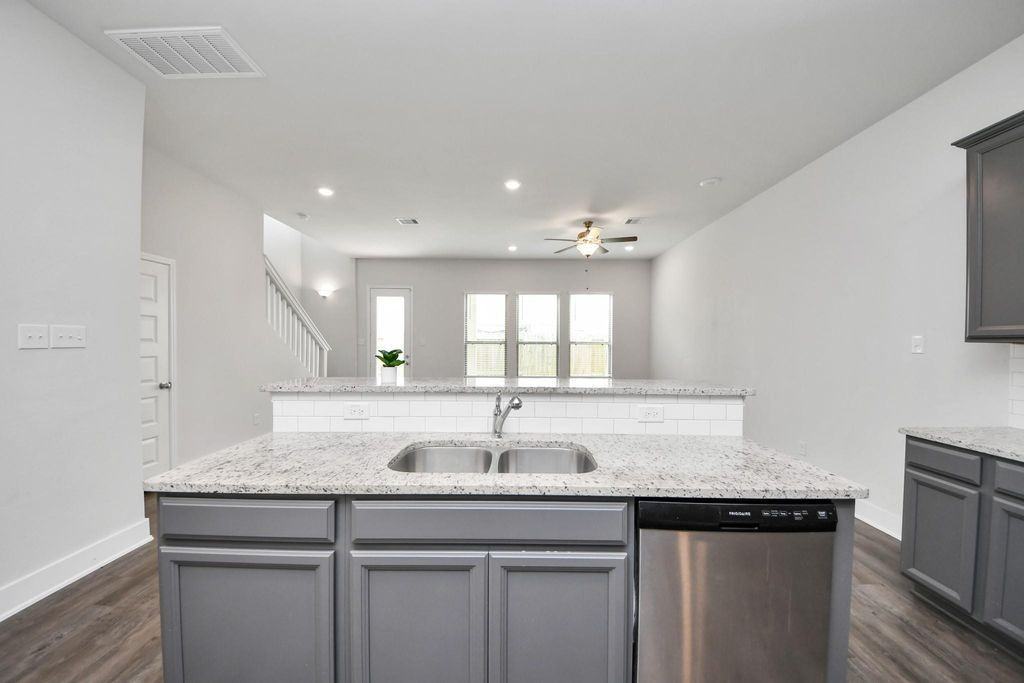 4423 Santorini Ln - Photo 7 of 23