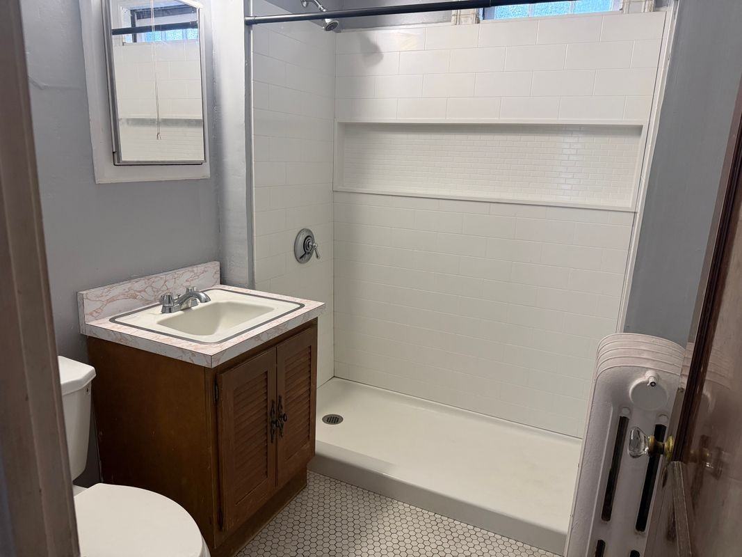 191 Standish St - Photo 5 of 6