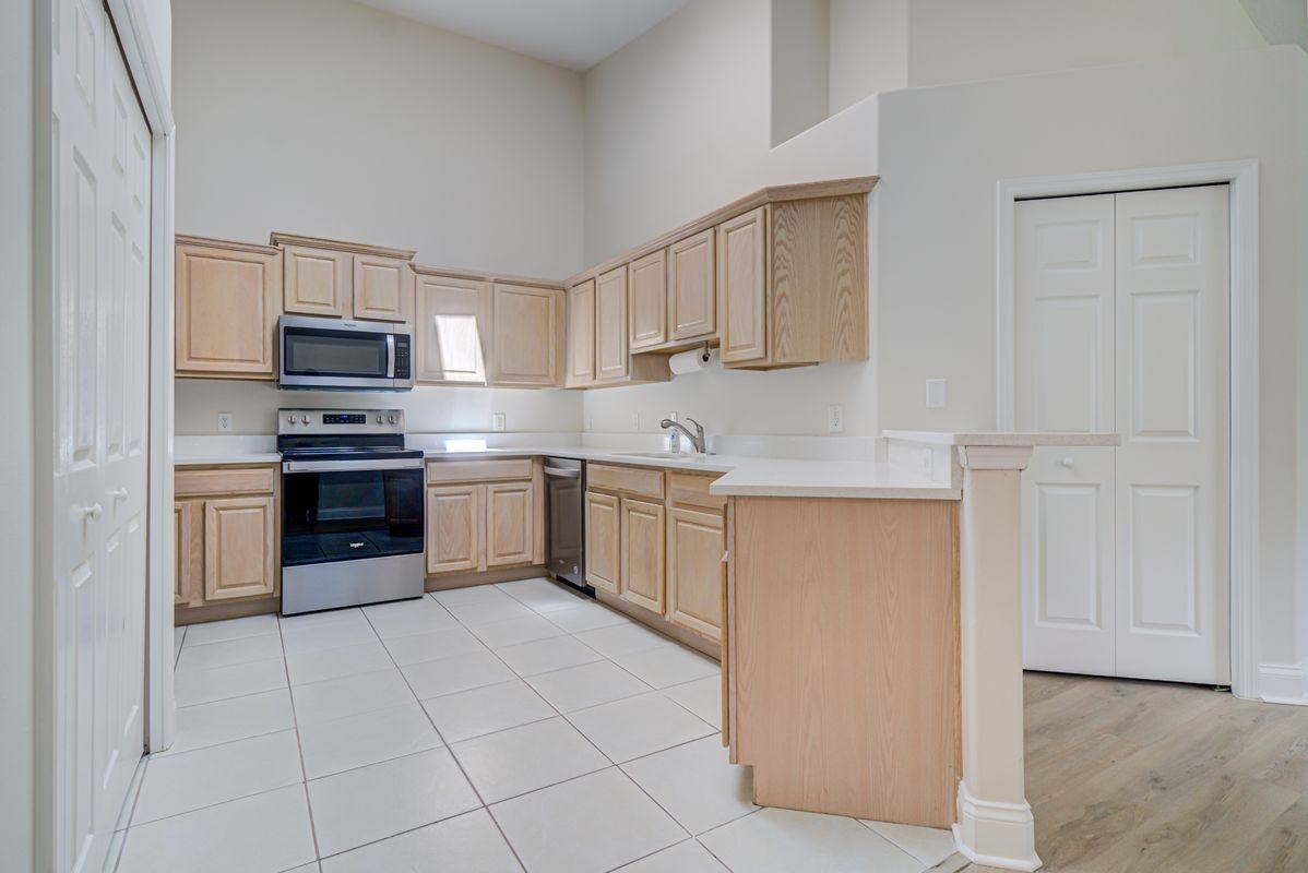 241 Prince William Ct - Photo 3 of 25
