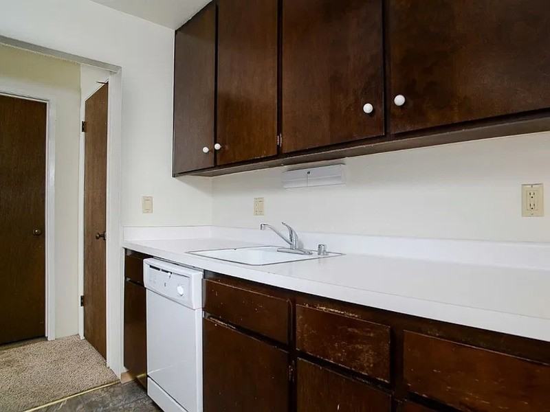 700 Woodside Lane East Ln #6 - Photo 4 of 17