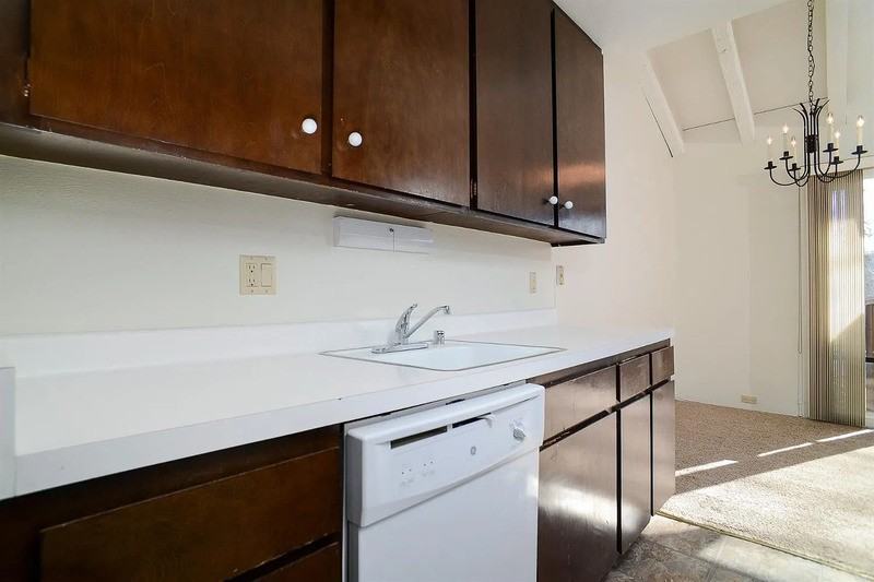700 Woodside Lane East Ln #6 - Photo 5 of 17