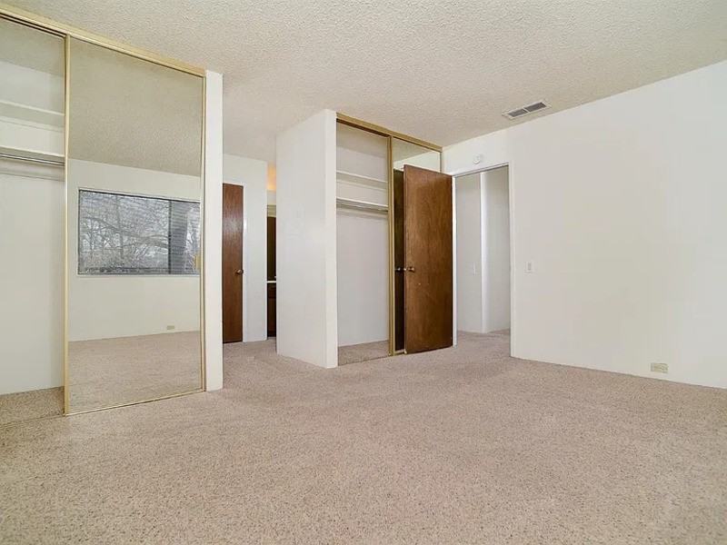 700 Woodside Lane East Ln #6 - Photo 6 of 17