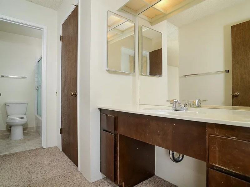 700 Woodside Lane East Ln #6 - Photo 7 of 17