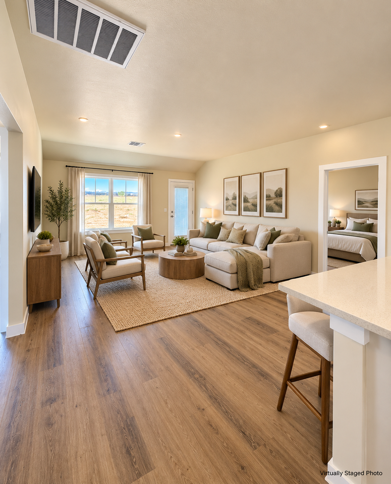 1627 Highland Loop - Photo 4 of 12