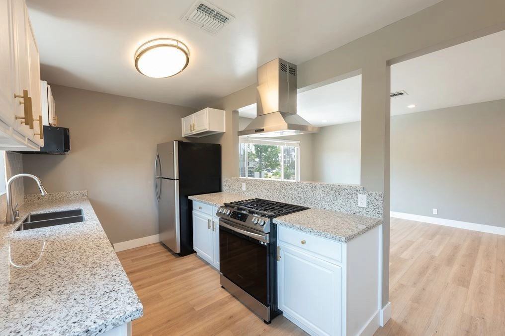 14857 Hartsook Apartments - Photo 2 of 48