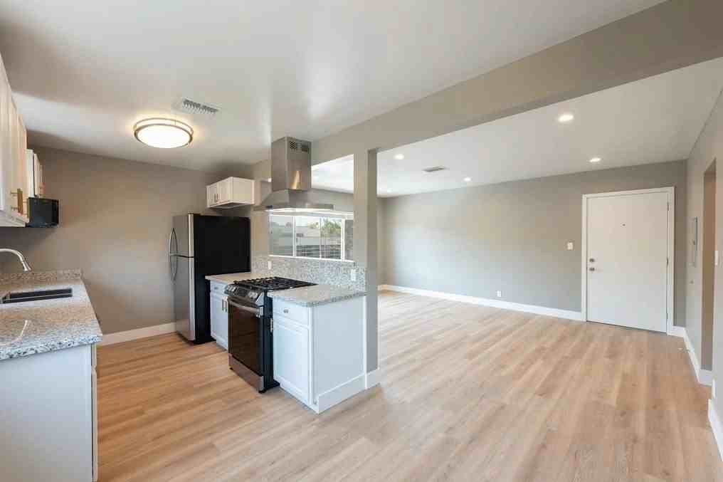 14857 Hartsook Apartments - Photo 4 of 48
