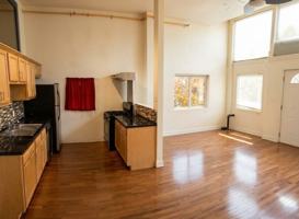 featured image of 2405 Sarah St