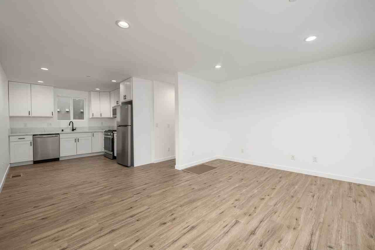 2018 Drescher St - Photo 4 of 9