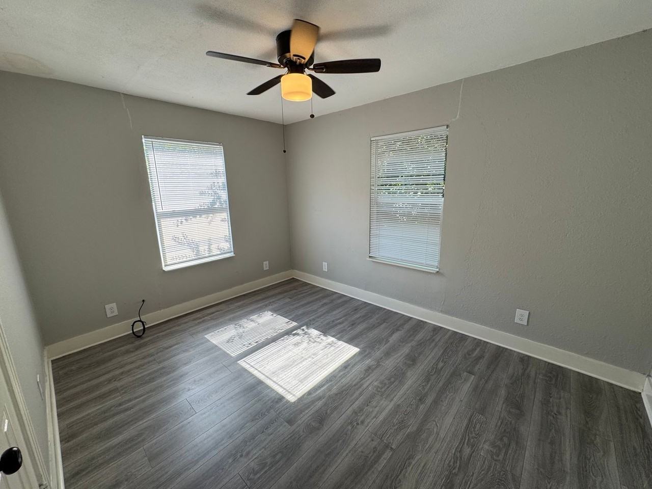 1040 N 33rd St - Photo 6 of 8