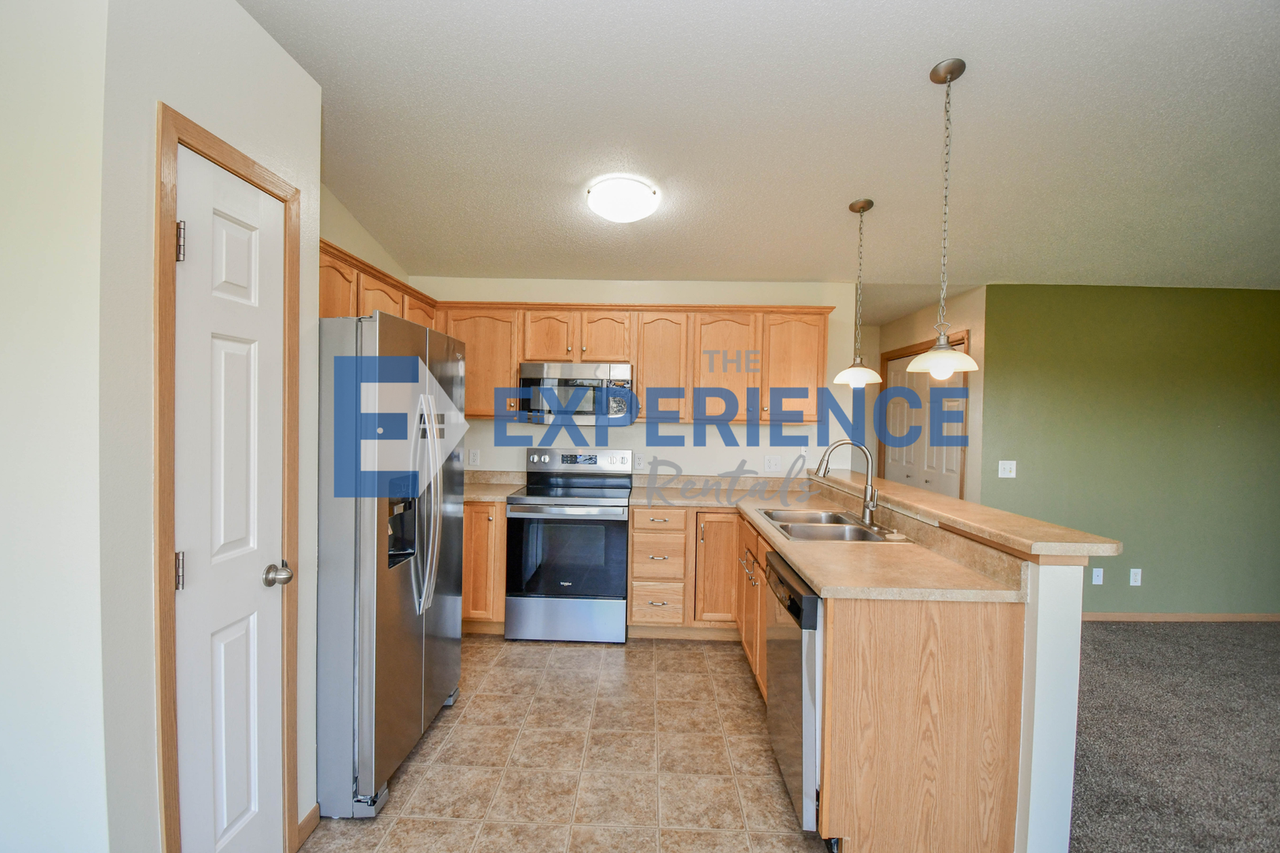 4908 S Klein Ave - Photo 6 of 31