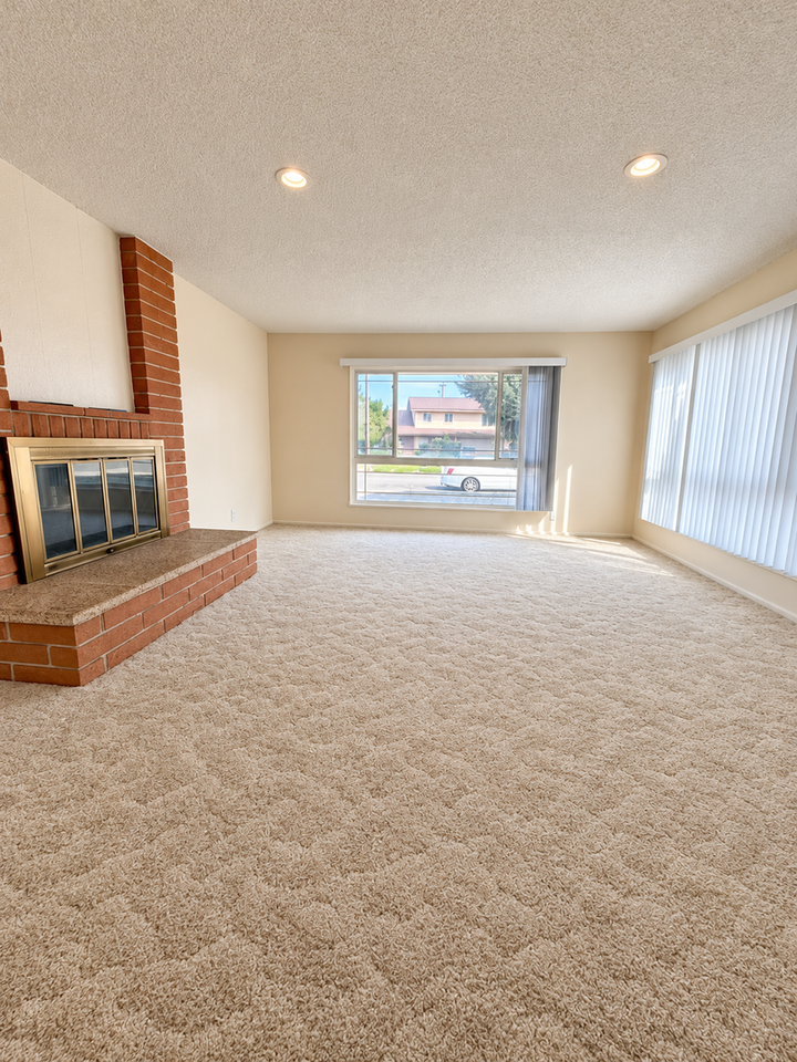 1060 Diamond Dr - Photo 7 of 31