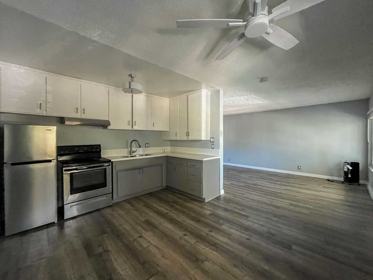 1092 Gladys Ave - Photo 2 of 13