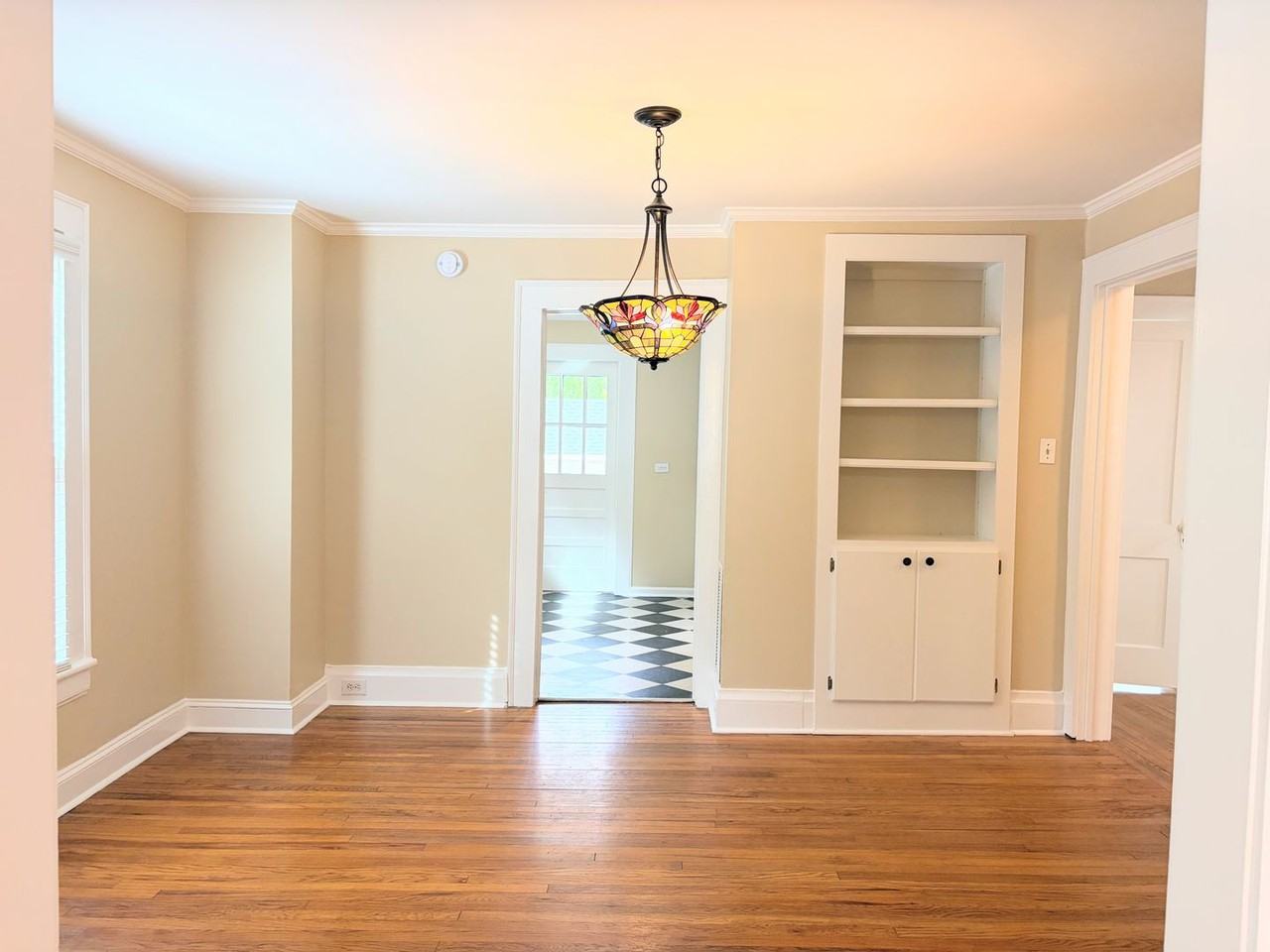 814 W Knox St - Photo 4 of 19