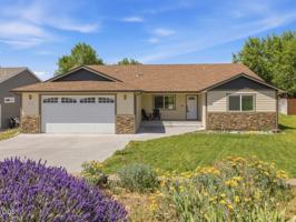 featured image of 2852 Glacier Dr