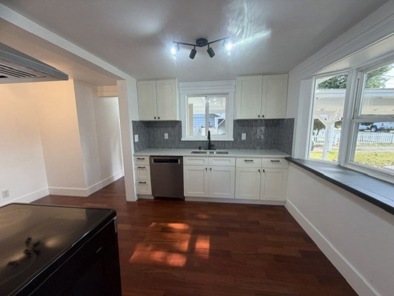 649 North St - Photo 5 of 16