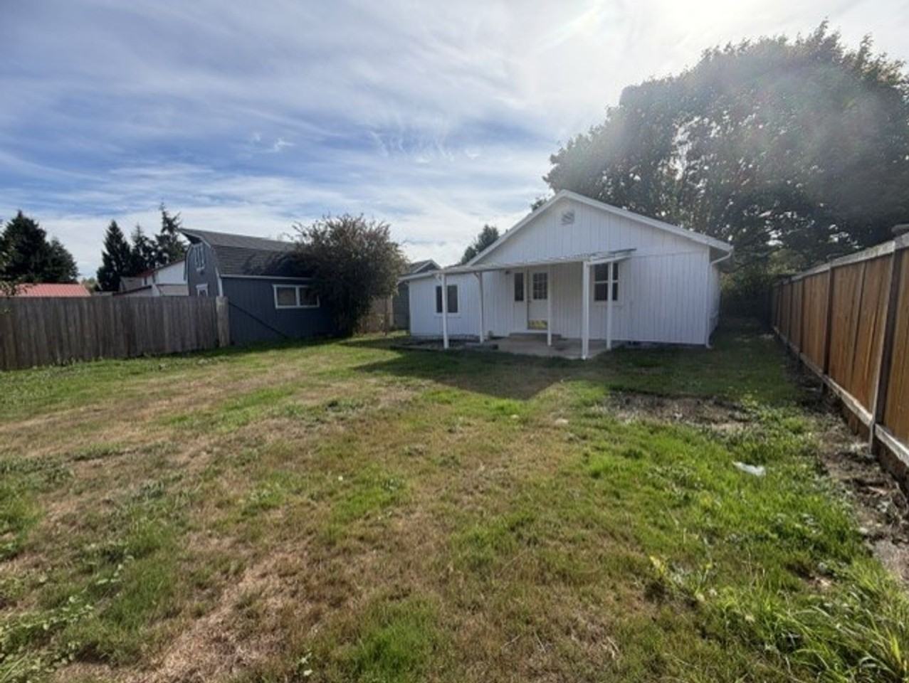 649 North St - Photo 3 of 16