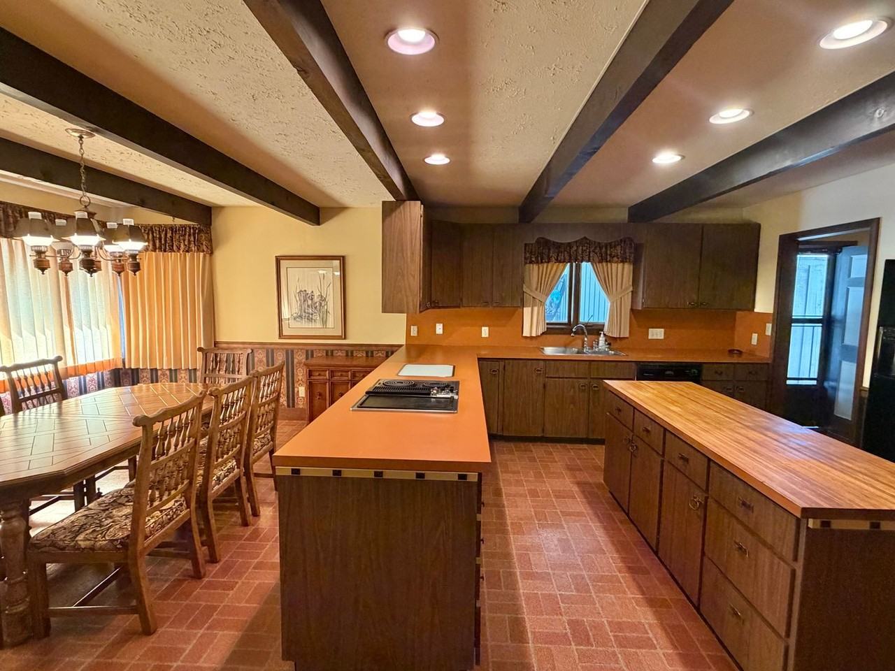 429 Shirley Ave - Photo 3 of 28